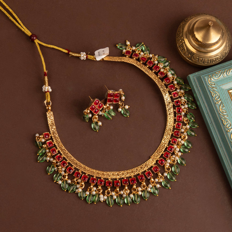 Kemp Necklace With Pastel Hanging Beads With Earrings