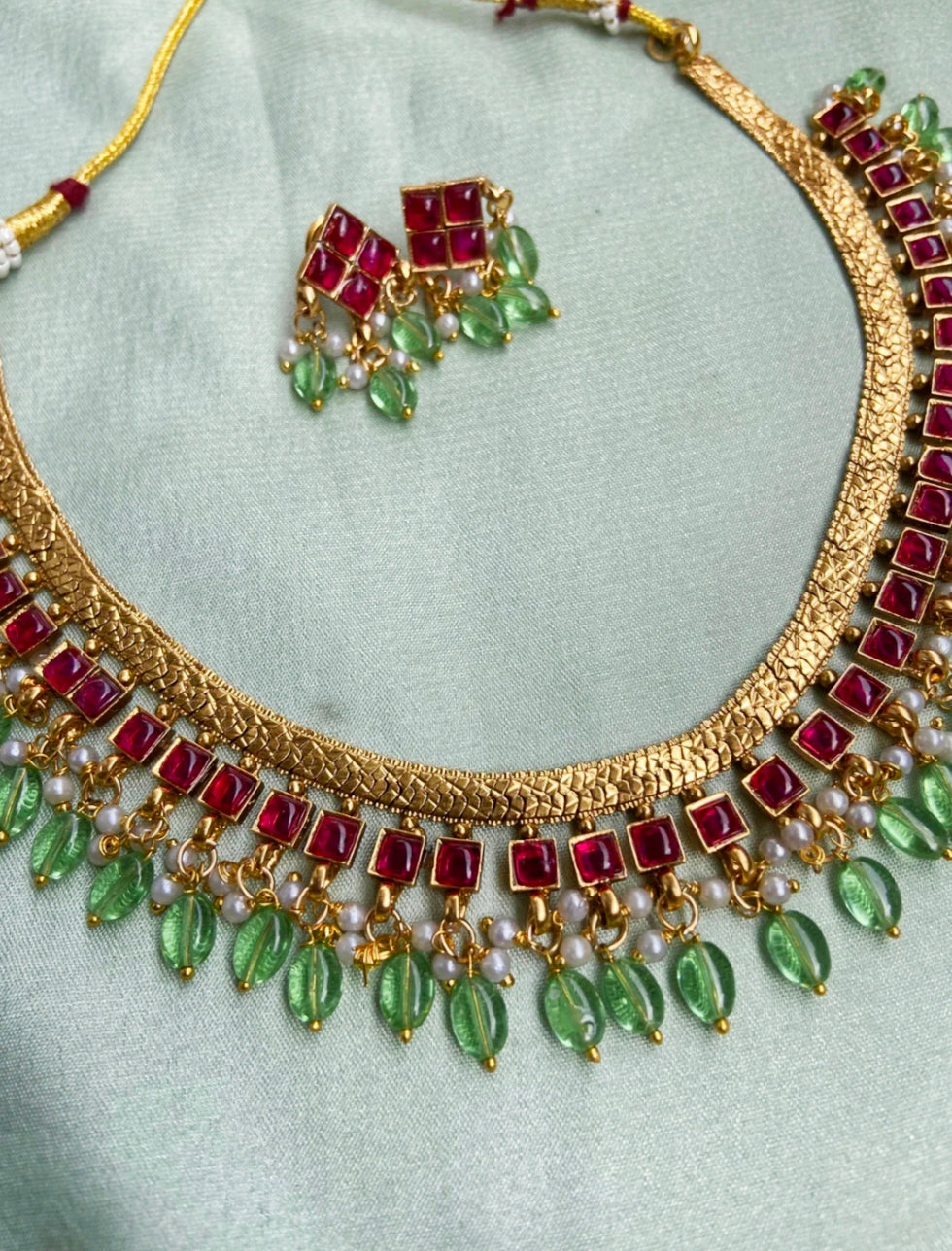 Kemp Necklace With Pastel Hanging Beads With Earrings