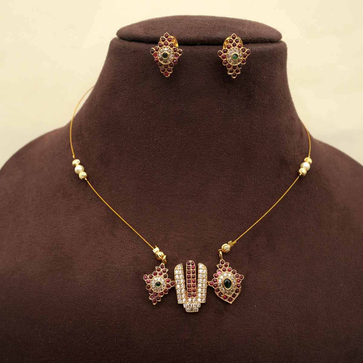 AD Kemp Lightweight Thiruman Shankh Chakra Invisible Necklace Set