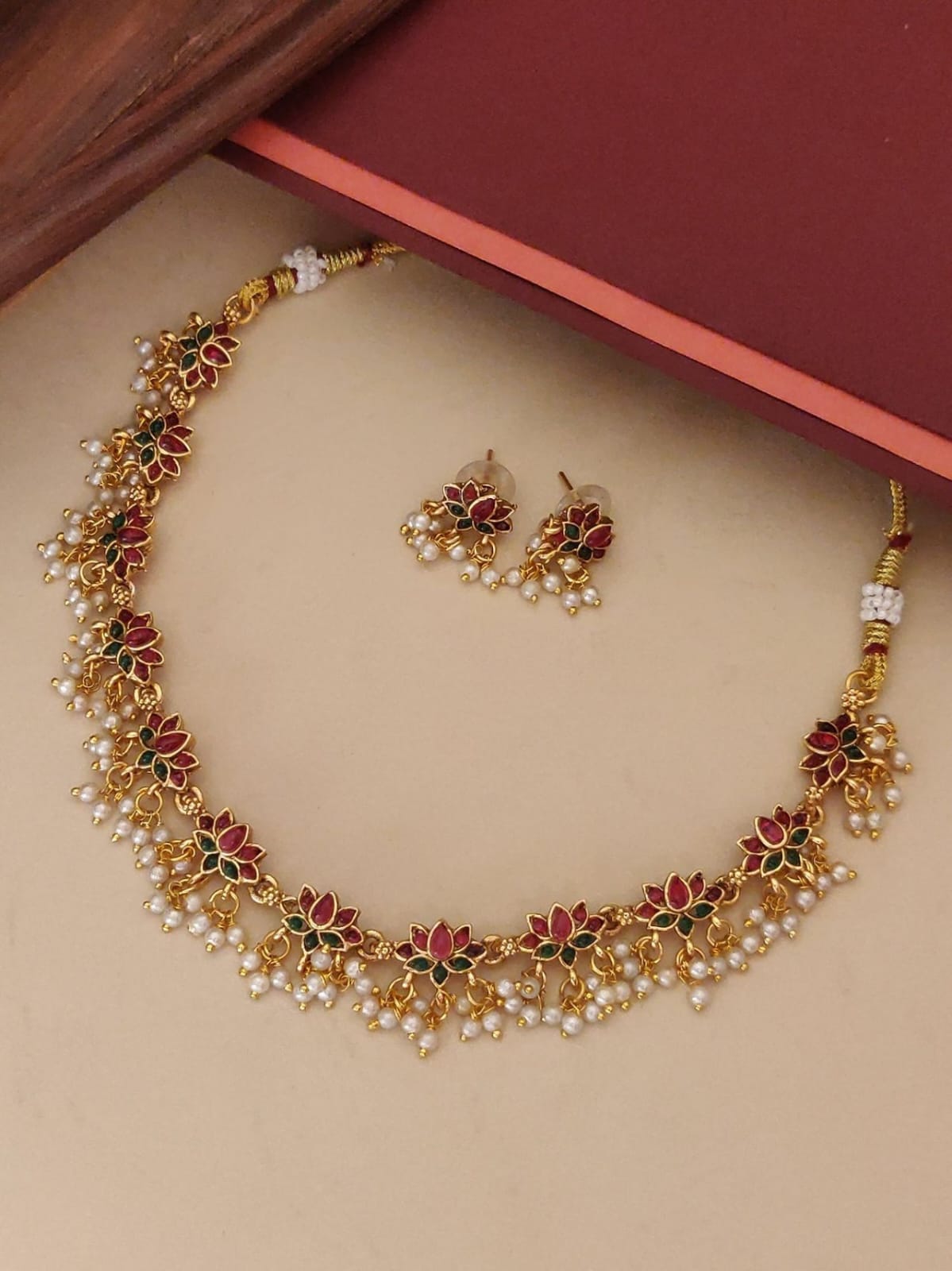 Kemp Lotus With Pearl
