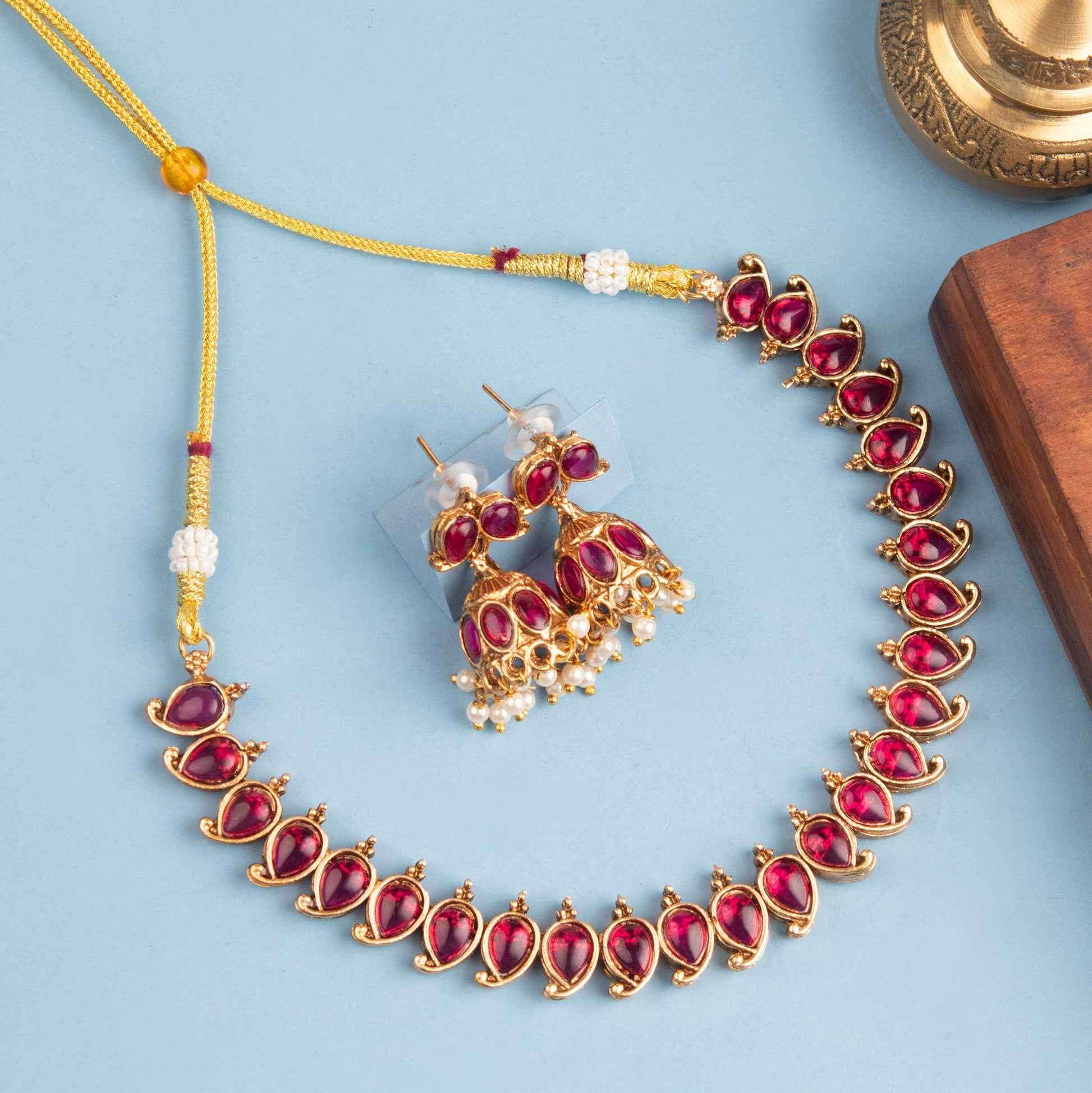 Red Kemp Mango Necklace With Earrings