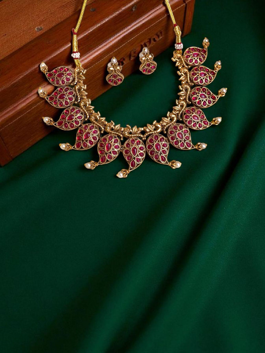 Red Kemp Mango Necklace With Earrings