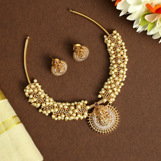 Lakshmi Cluster Pearl Hasli Necklace With Earrings