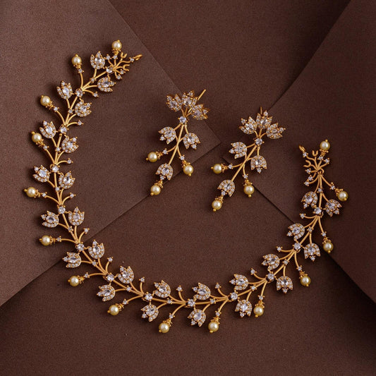 Gulmor Elegance – Ad stone & Pearl Ad Necklace With Earrings