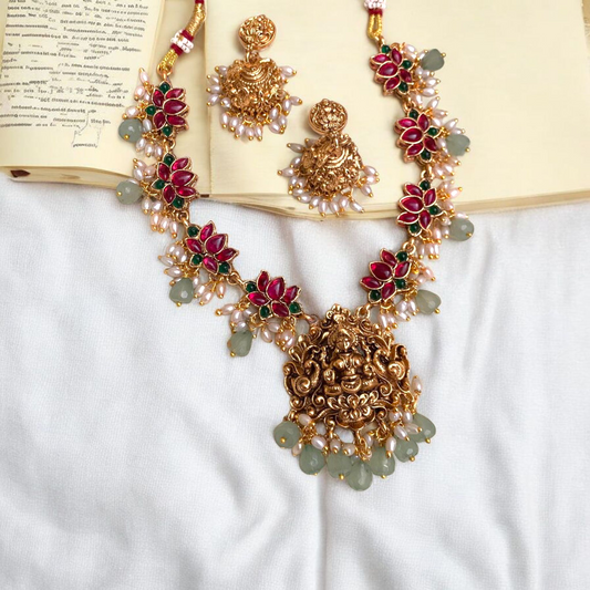 Mattegold Goddess Lotus Necklace With Earrings