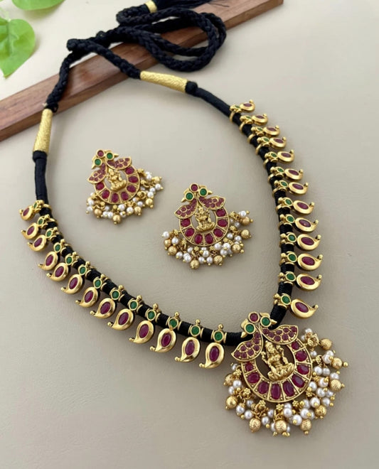 Premium Kemp laxmi x mango with Black Thread Necklace With Earrings